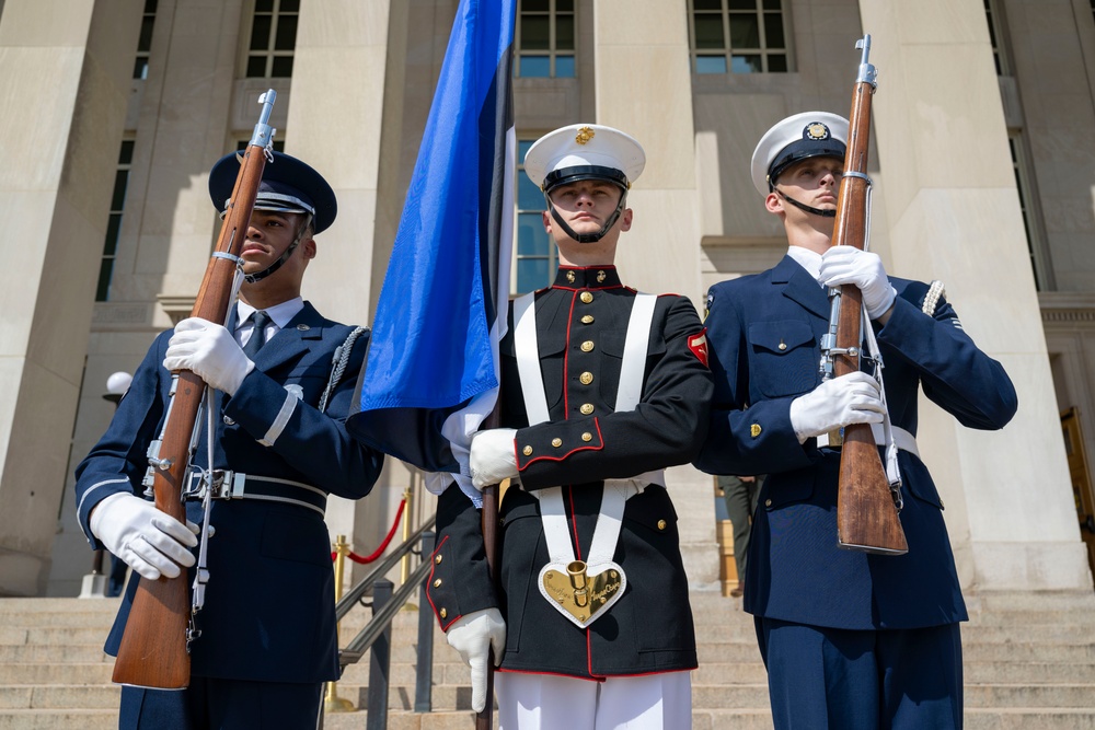 SD Hosts Estonia MoD at the Pentagon