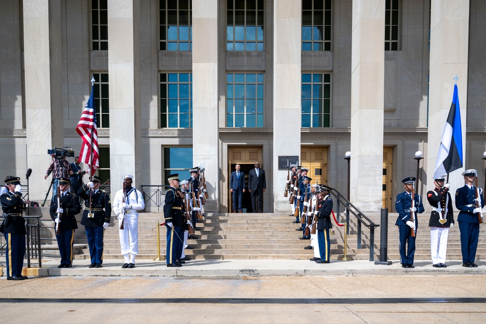 SD Hosts Estonia MoD at the Pentagon