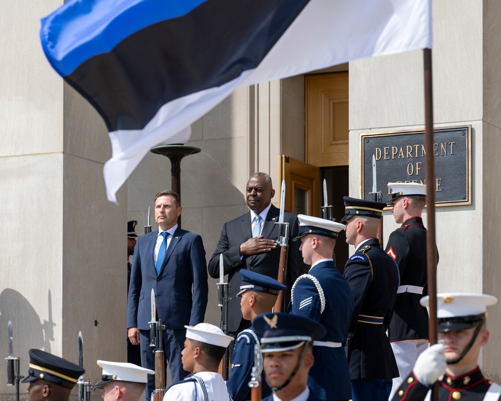 SD Hosts Estonia MoD at the Pentagon