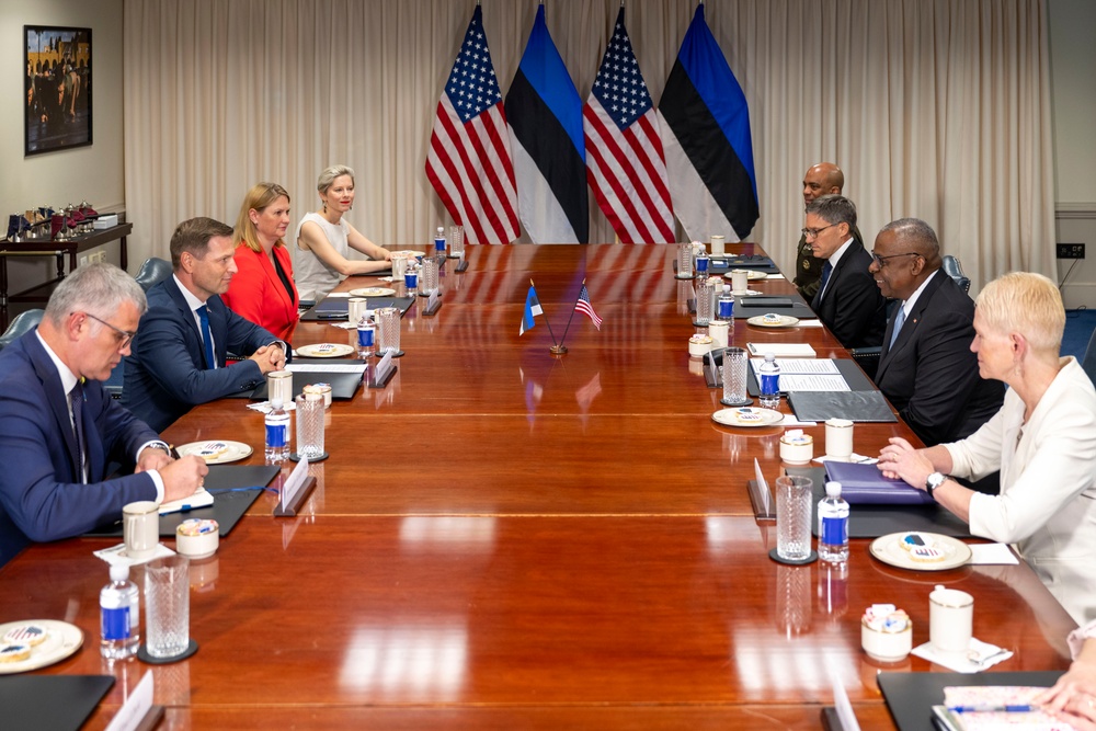 SD Hosts Estonia MoD at the Pentagon