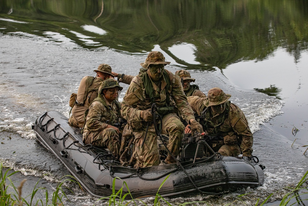 Iowa Soldiers depart combat rubber raiding craft