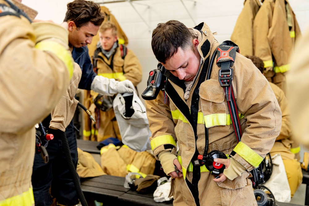 USS Greeneville Sailors Train at STFSD