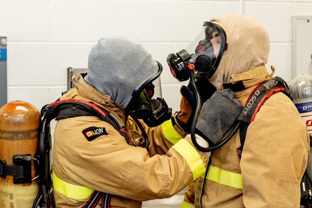 USS Greeneville Sailors Train at STFSD