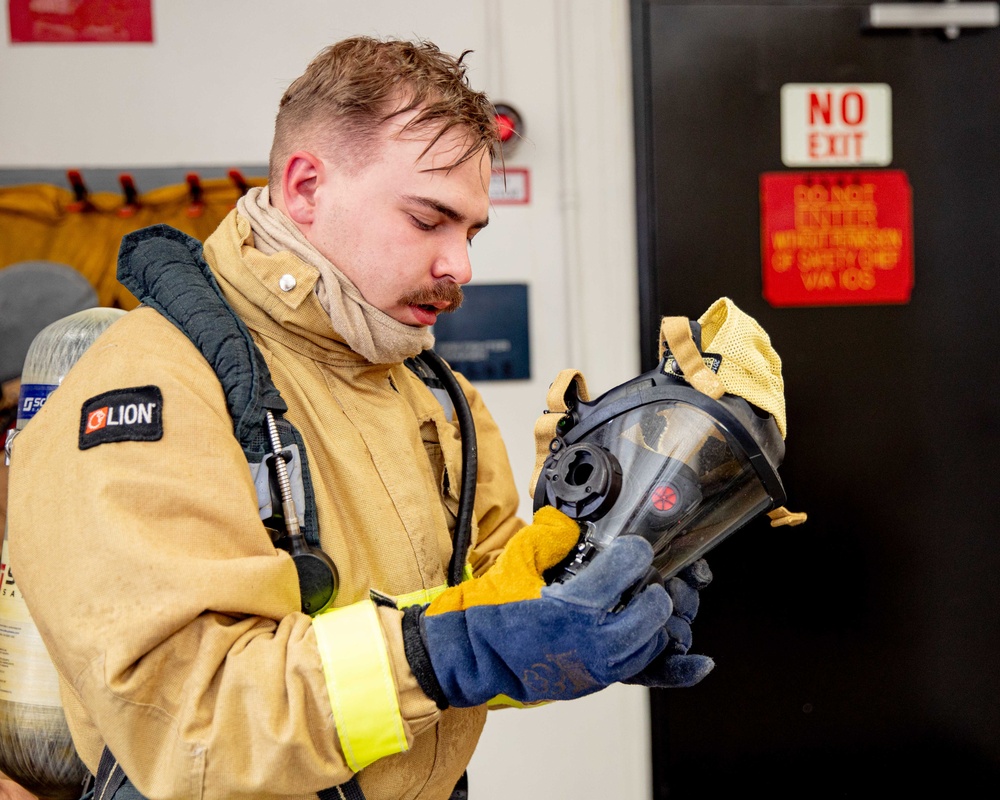 USS Greeneville Sailors Train at STFSD