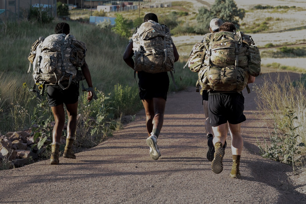 10th SFG(A) Soldiers begin ruck march