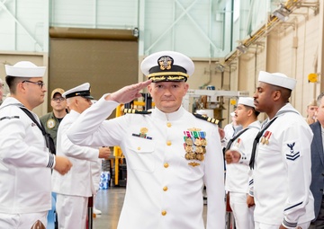 Mobile Mine Assembly Group Holds a Change of Command