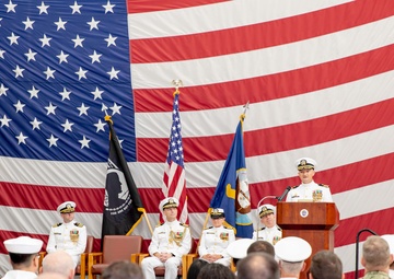 Mobile Mine Assembly Group Holds a Change of Command