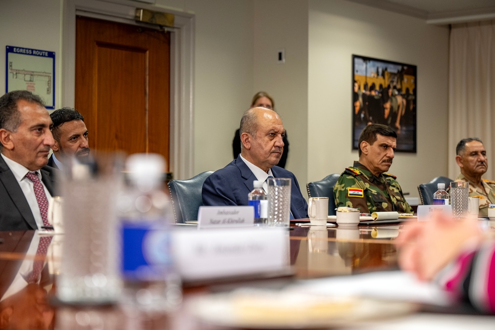 SD Hosts Iraq Defense Minister at the Pentagon