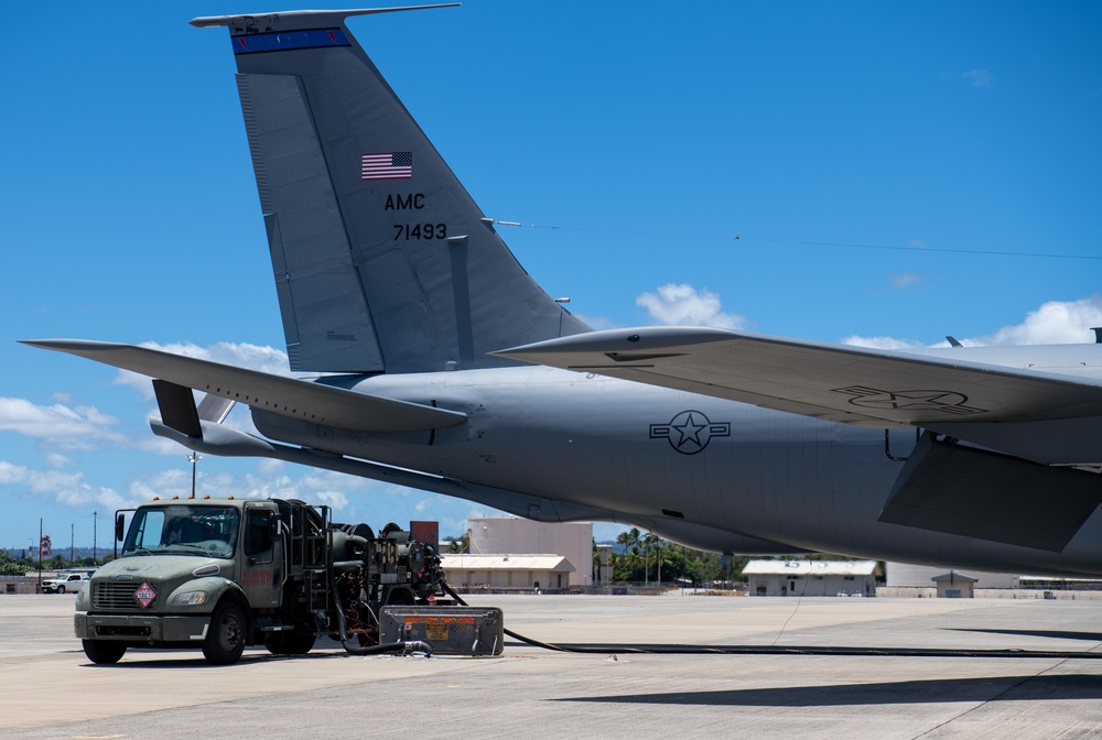 KC-135 Stratotanker Hot-Pit Refuel at 735 AMS