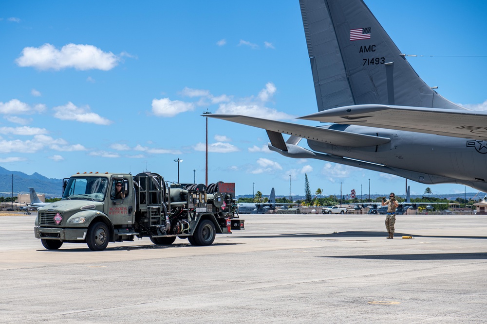 KC-135 Stratotanker Hot-Pit Refuel at 735 AMS