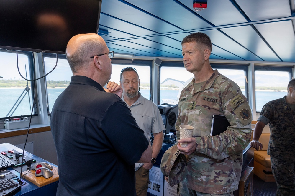 Lt. Gen. James Jarrard visits the Seacore Lee