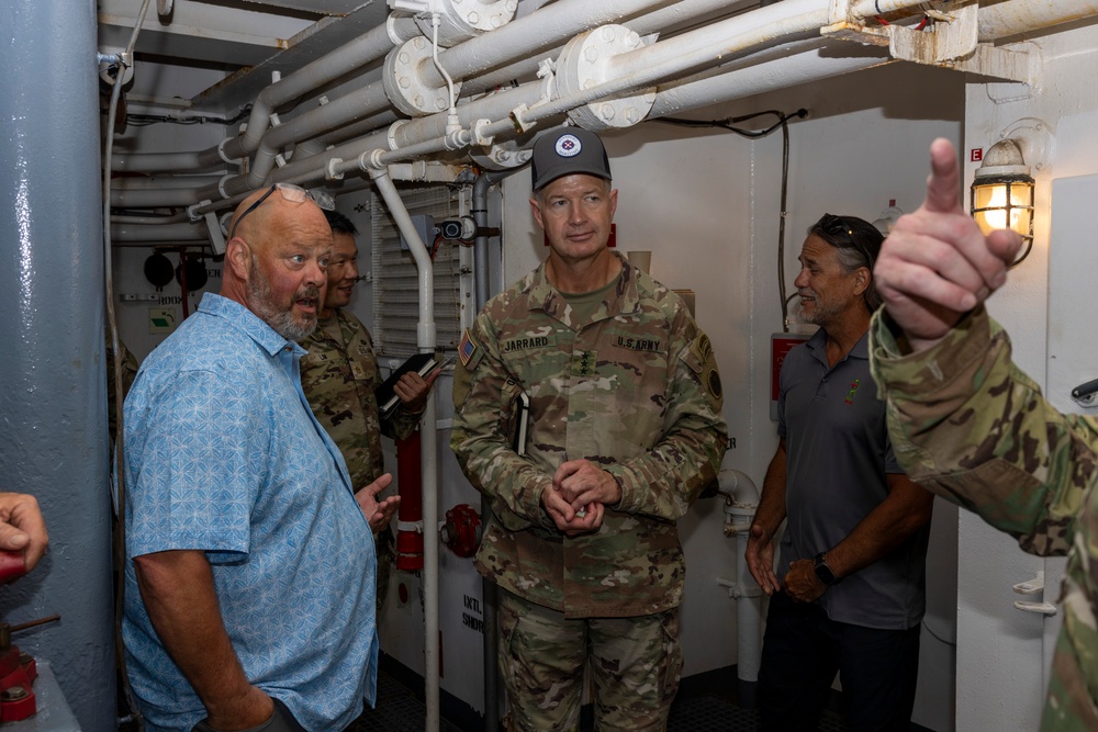 Lt. Gen. James Jarrard visits the Seacore Lee