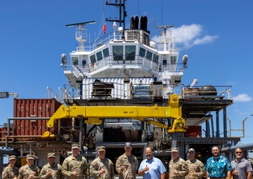 Lt. Gen. James Jarrard visits the Seacore Lee
