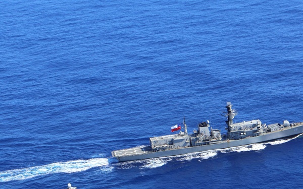 CNS Almirante Condell, KRI R.E. Martadinata practice division tactics during RIMPAC 2024