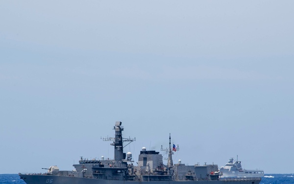 Chilean Navy Condell-class frigate CNS Condell FF (PFG-06) transits in position during Exercise Rim of Pacific (RIMPAC) 2024 photo exercise.