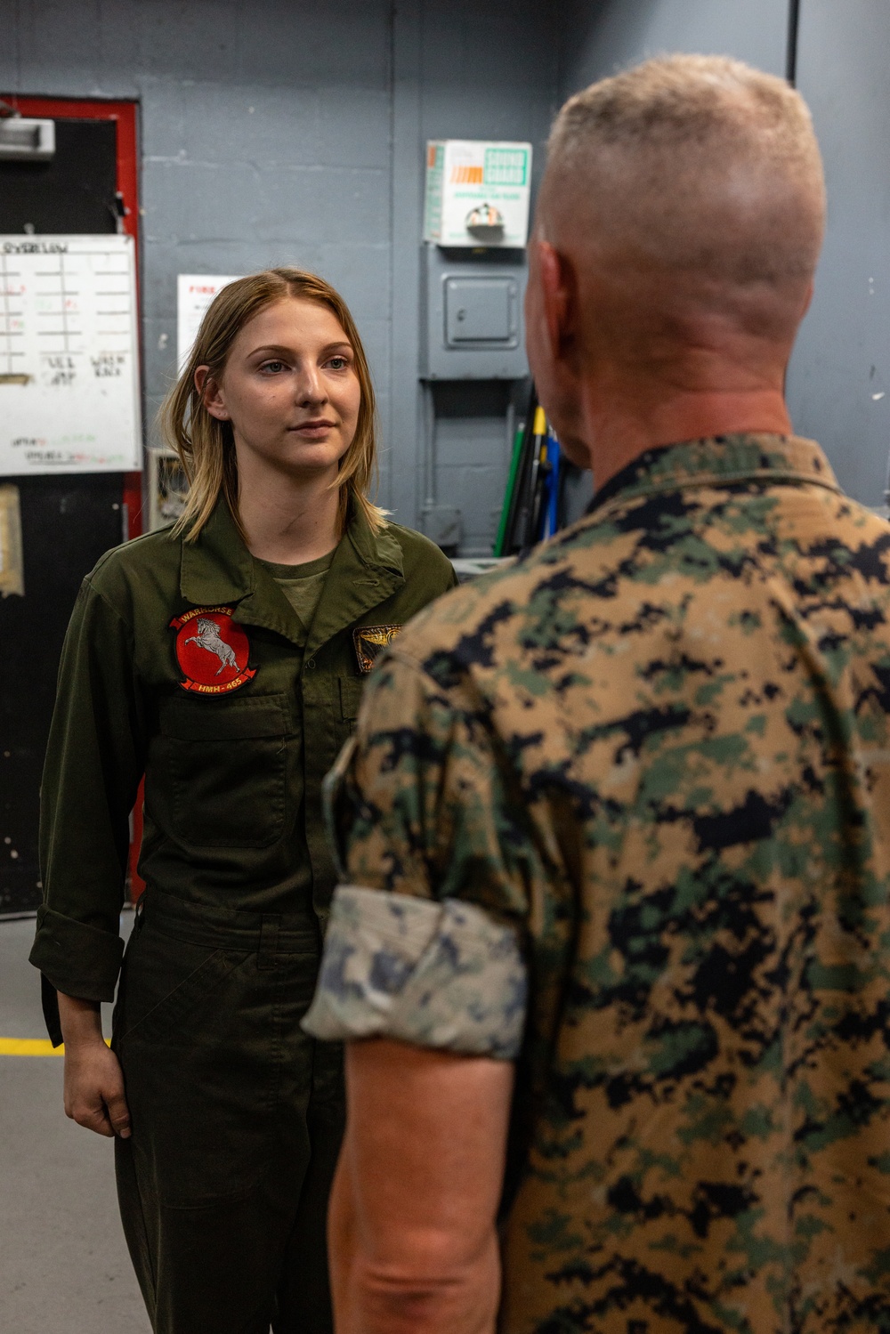 39th Commandant of the Marine Corps recognizes HMH-465 Marines