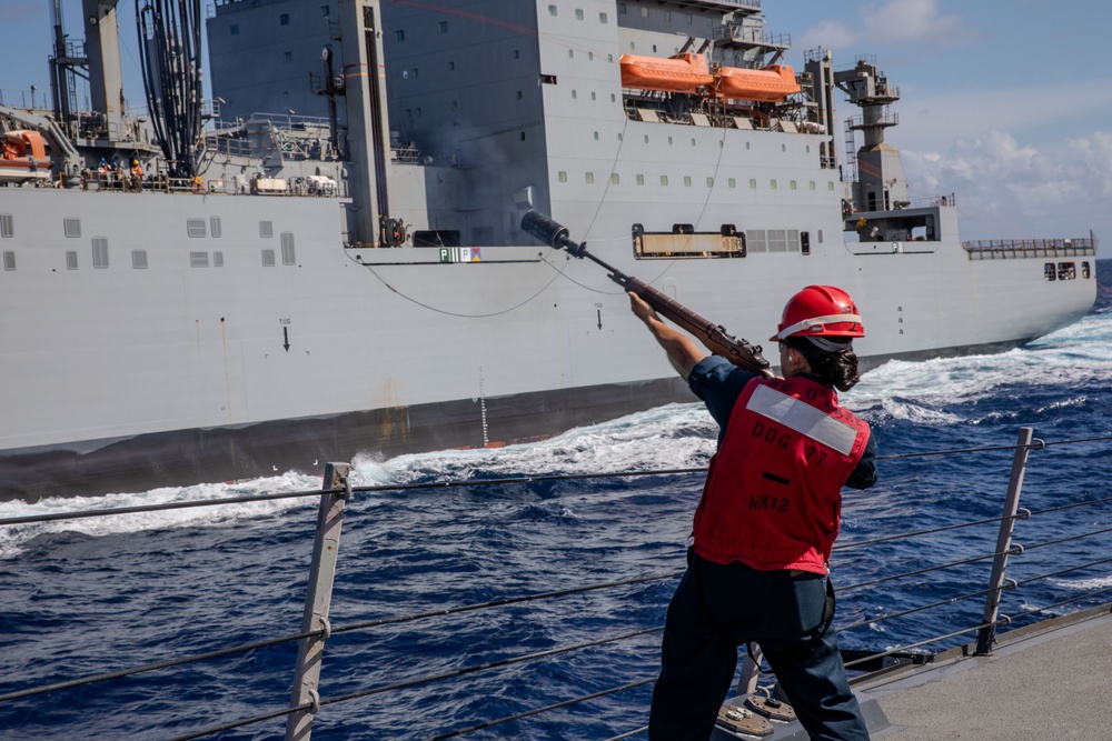 O’Kane conducts replenishment-at-sea with Washington Chambers