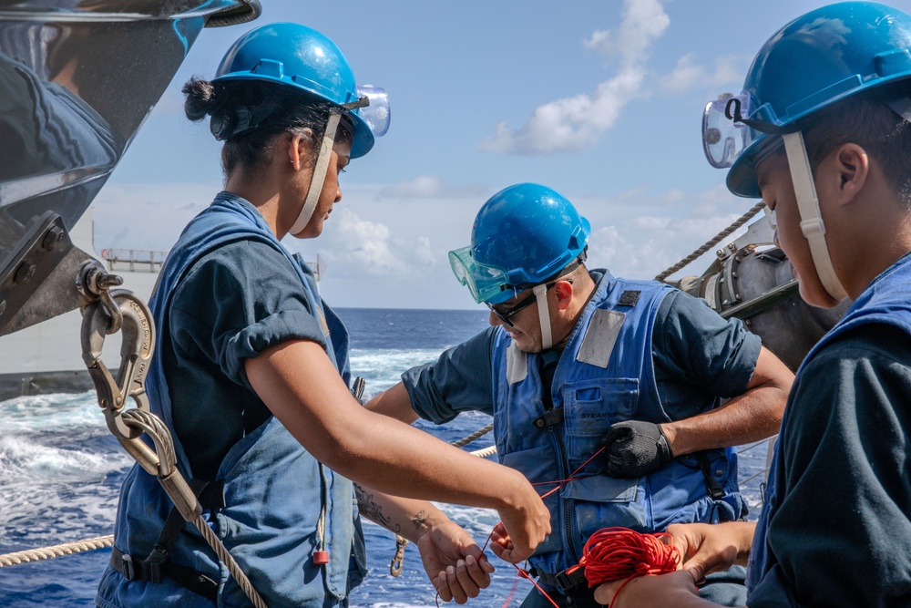 O’Kane conducts replenishment-at-sea with Washington Chambers