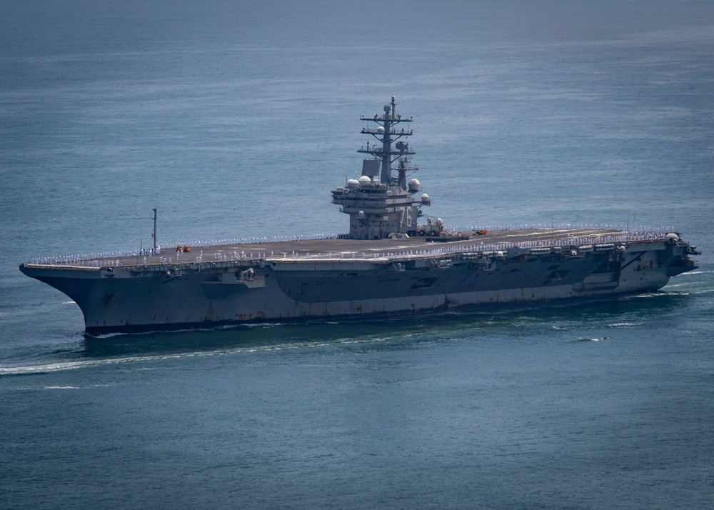 USS Ronald Reagan (CVN 76) Arrives in San Diego