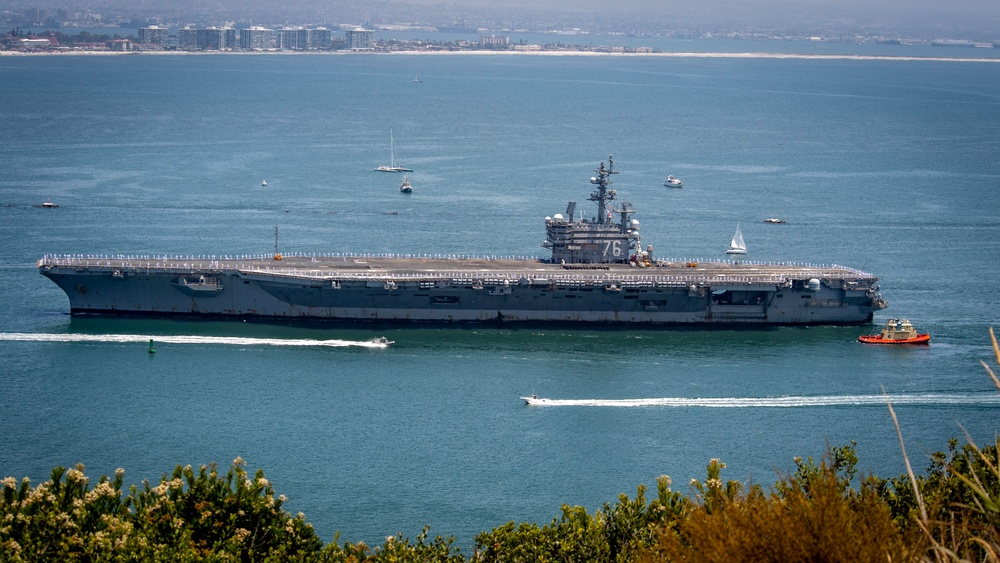 USS Ronald Reagan (CVN 76) Arrives in San Diego