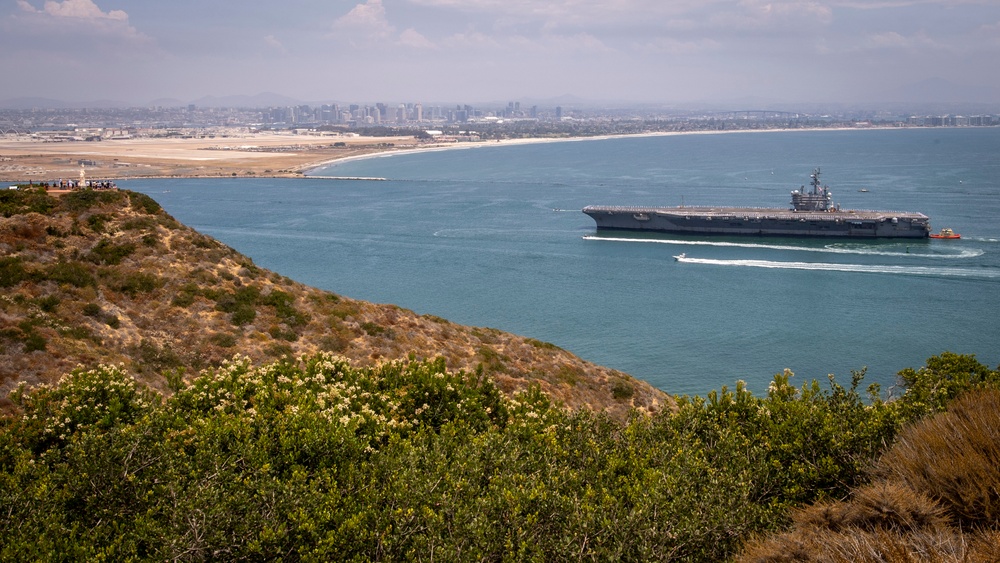 USS Ronald Reagan (CVN 76) Arrives in San Diego