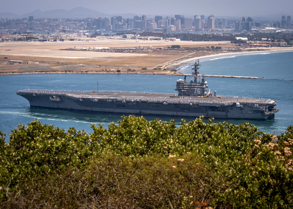 USS Ronald Reagan (CVN 76) Arrives in San Diego