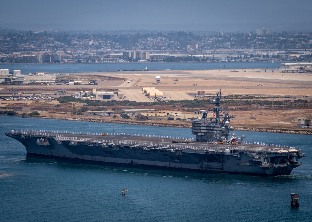 USS Ronald Reagan (CVN 76) Arrives in San Diego