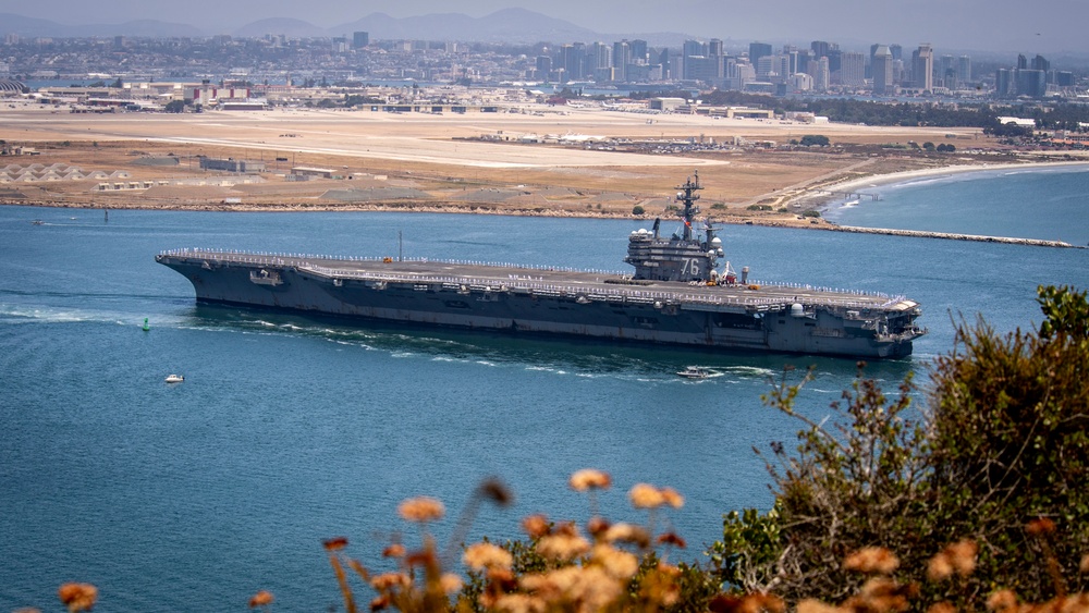 USS Ronald Reagan (CVN 76) Arrives in San Diego