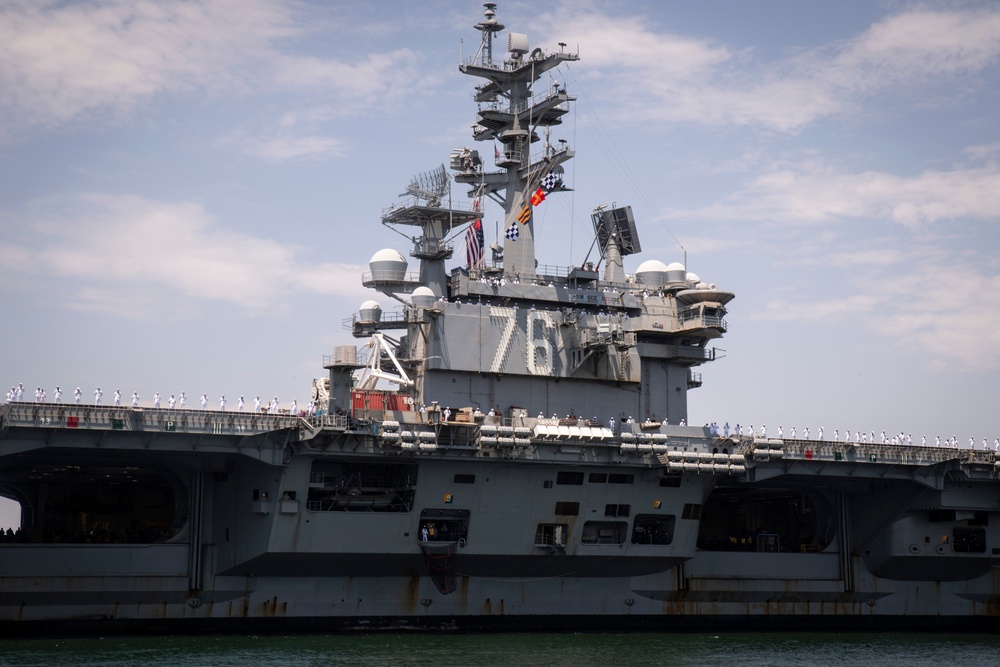 USS Ronald Reagan (CVN 76) Arrives in San Diego