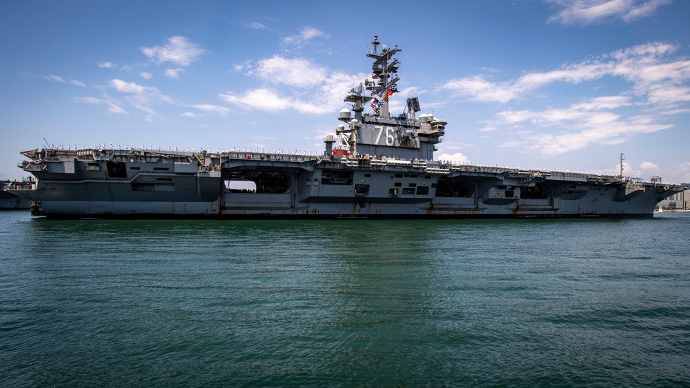 USS Ronald Reagan (CVN 76) Arrives in San Diego