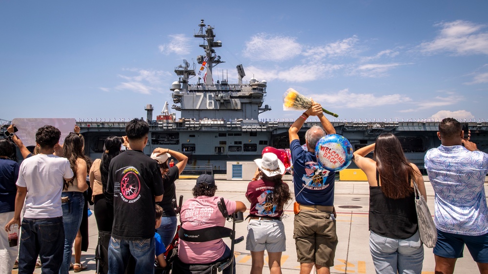 USS Ronald Reagan (CVN 76) Arrives in San Diego