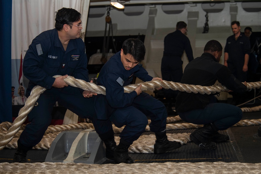 USS Ronald Reagan (CVN 76) arrives at San Diego