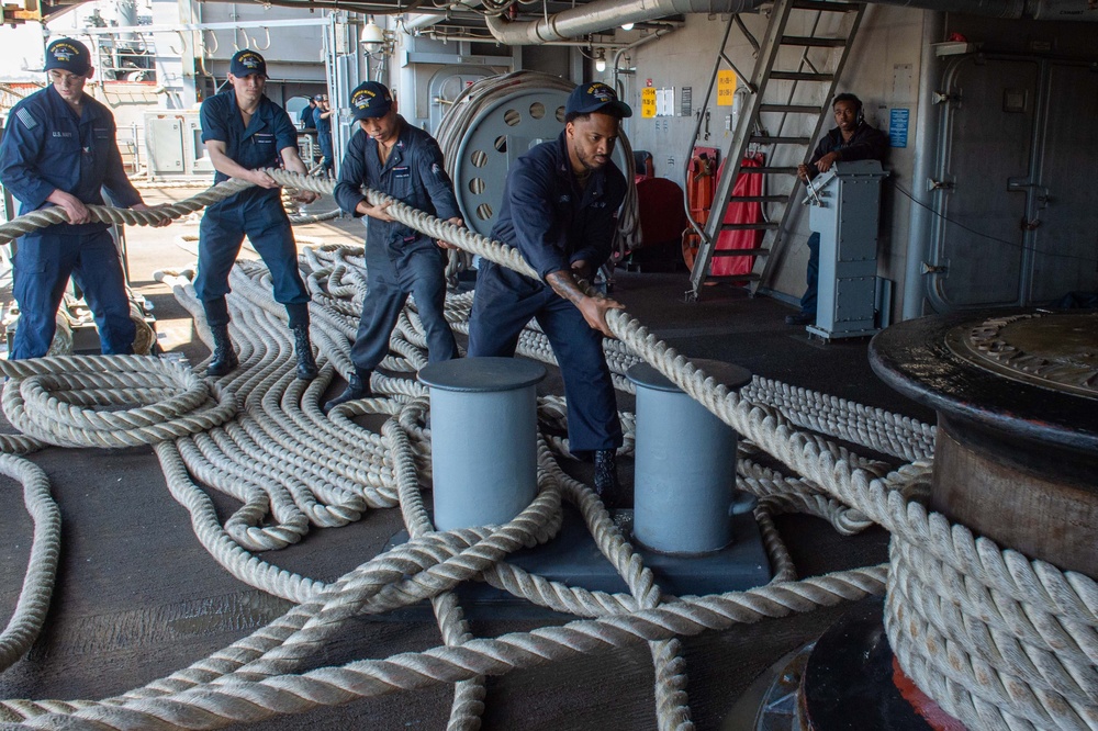 USS Ronald Reagan (CVN 76) arrives at San Diego