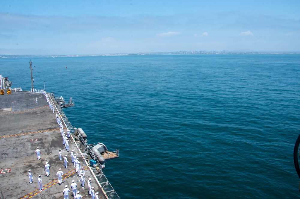 USS Ronald Reagan (CVN 76) arrives at San Diego