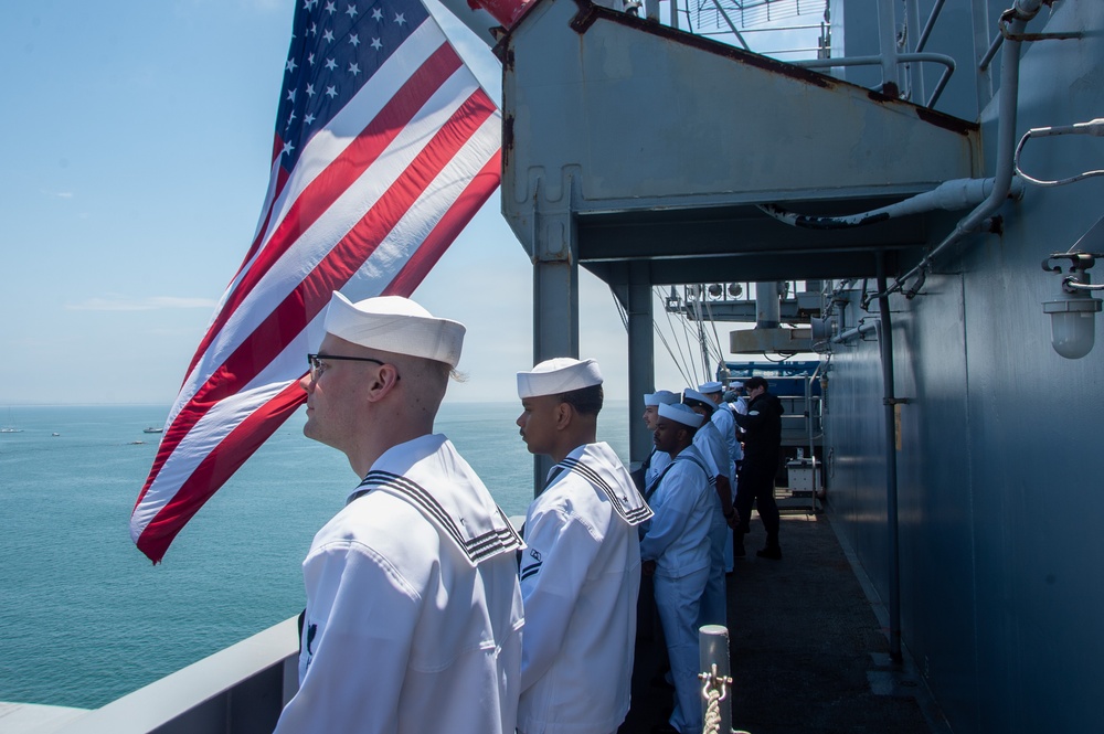 USS Ronald Reagan (CVN 76) arrives at San Diego