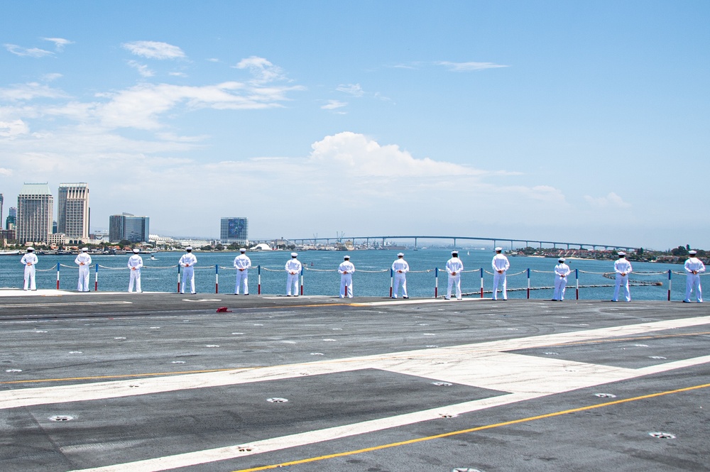 USS Ronald Reagan (CVN 76) arrives at San Diego