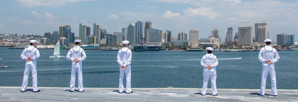 USS Ronald Reagan (CVN 76) arrives at San Diego