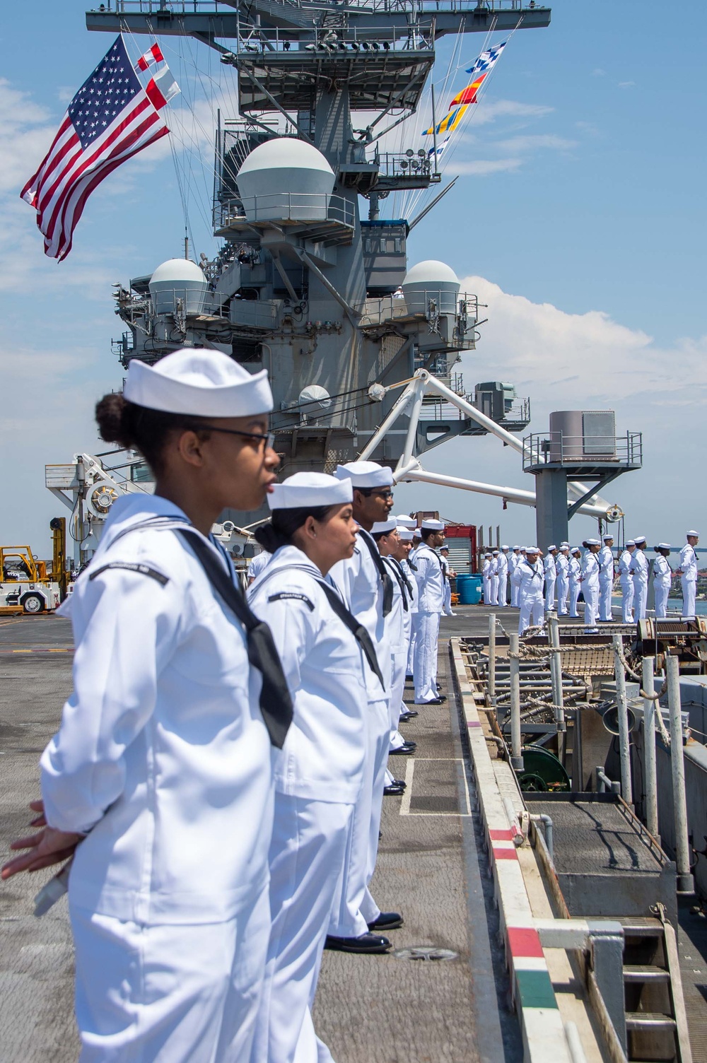 USS Ronald Reagan (CVN 76) arrives at San Diego