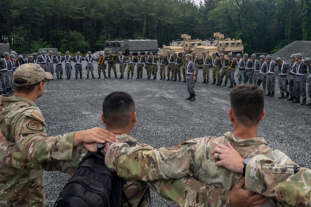 Misawa hosts Yokota’s bilateral Rapid Airfield Damage Repair exercise