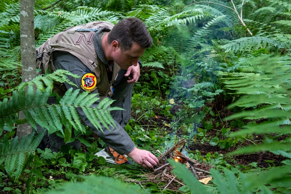 Misawa SERE Specialists lead Combat Survival Training Exercise