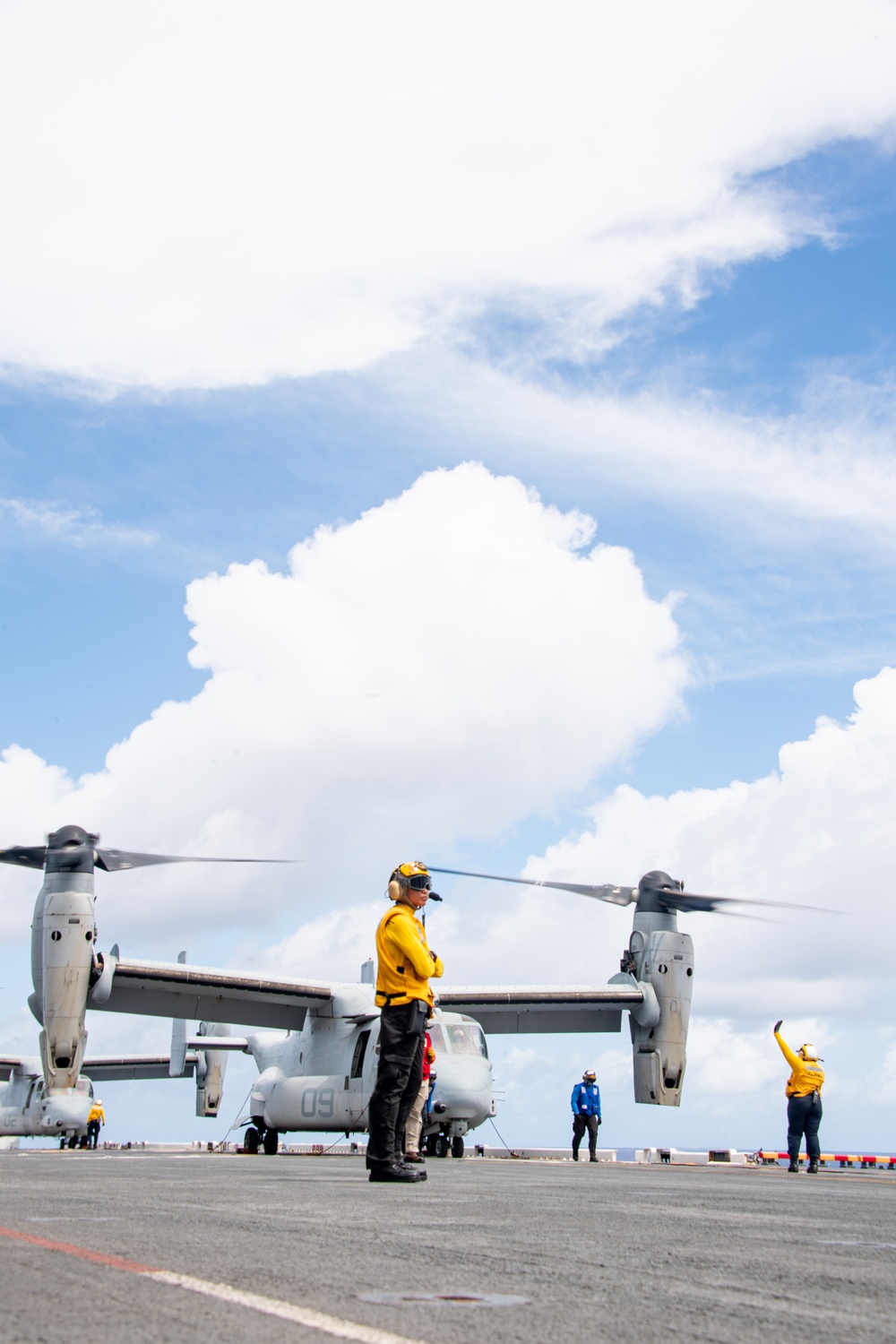 USS America (LHA 6) Conducts Flight Operations with the 31st Marine Expeditionary Unit (MEU)