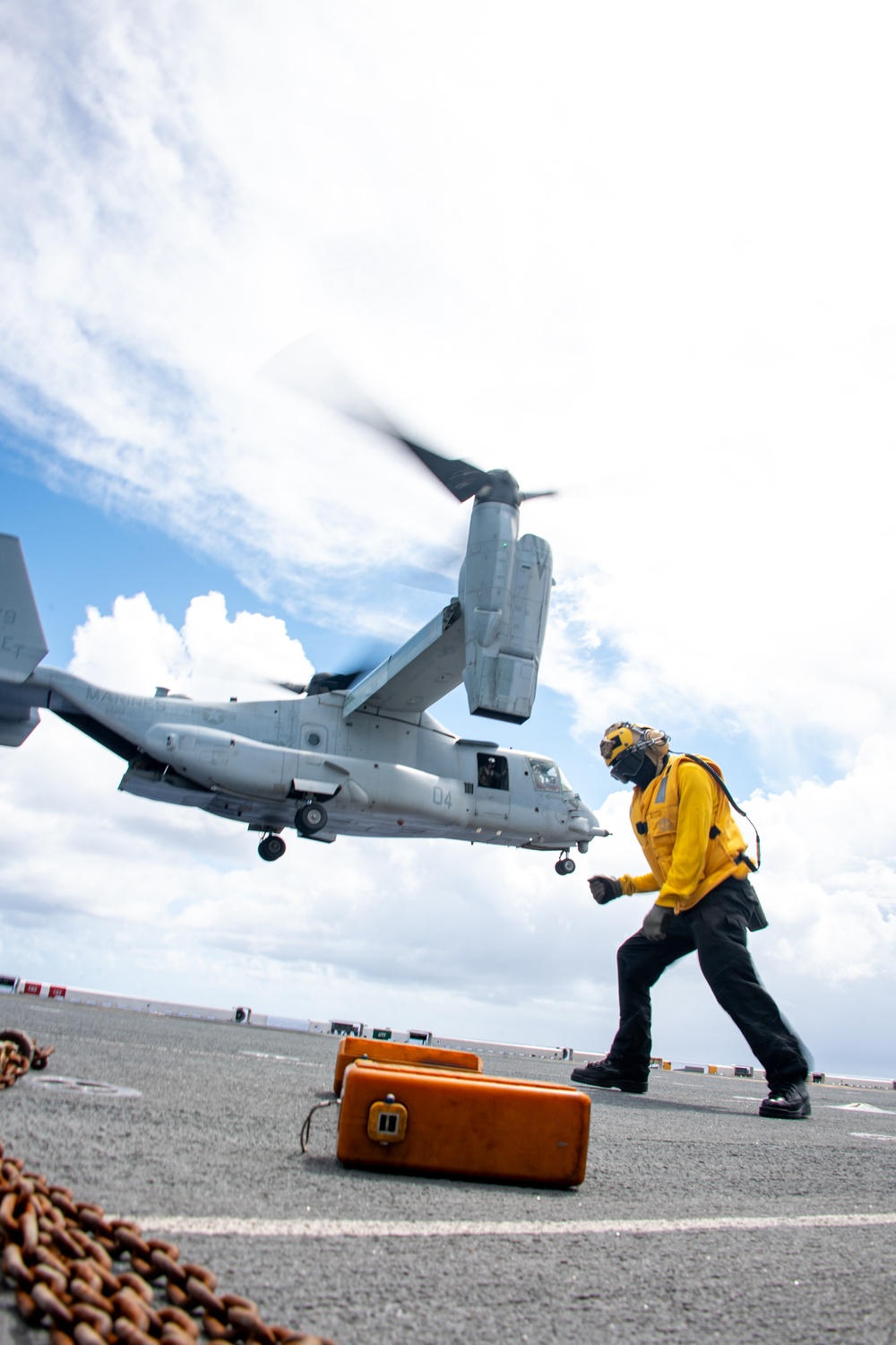 USS America (LHA 6) Conducts Flight Operations with the 31st Marine Expeditionary Unit (MEU)