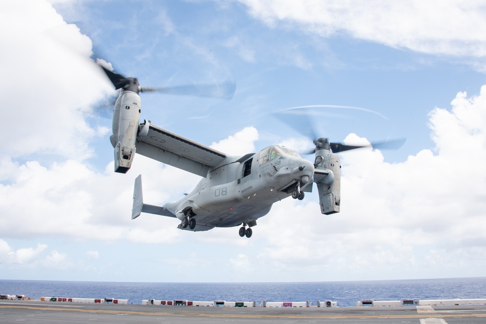 USS America (LHA 6) Conducts Flight Operations with the 31st Marine Expeditionary Unit (MEU)