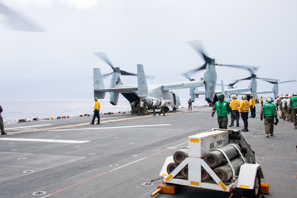 USS America (LHA 6) Conducts Flight Operations with the 31st Marine Expeditionary Unit (MEU)