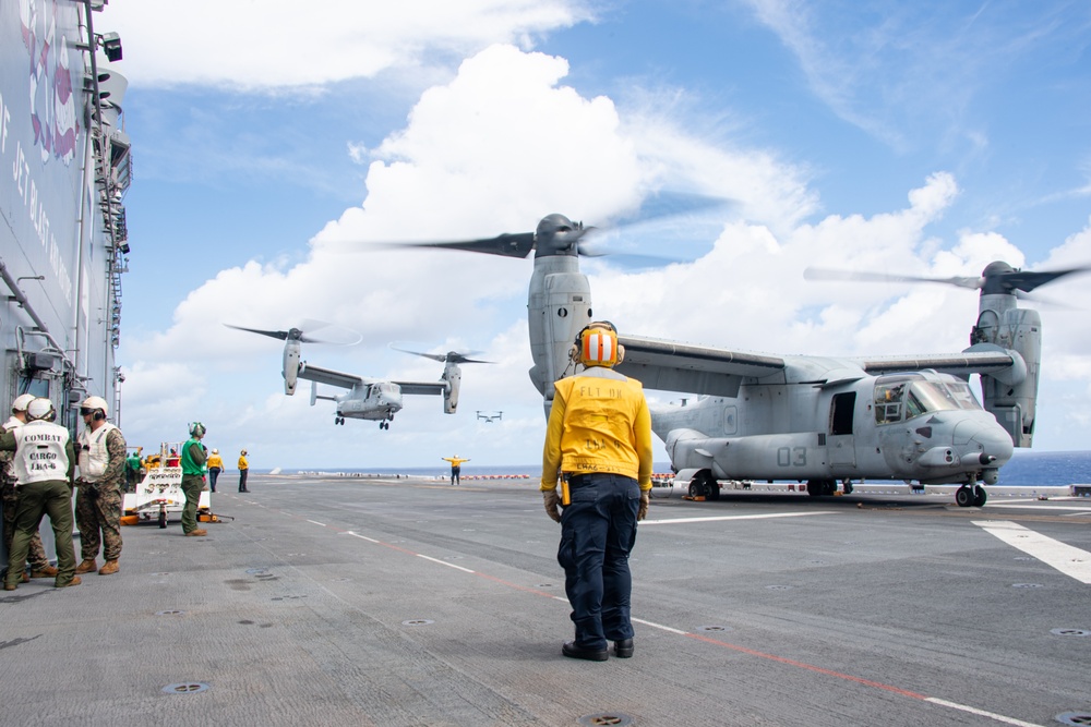 USS America (LHA 6) Conducts Flight Operations with the 31st Marine Expeditionary Unit (MEU)