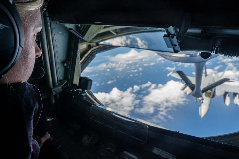 KC-135 refuels FA-18F during RIMPAC 2024
