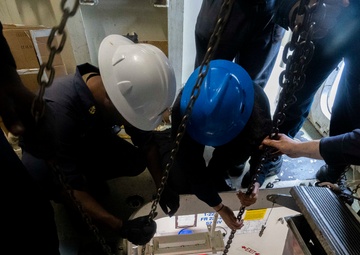 USS Rafael Peralta (DDG 115) Moves RO Pump