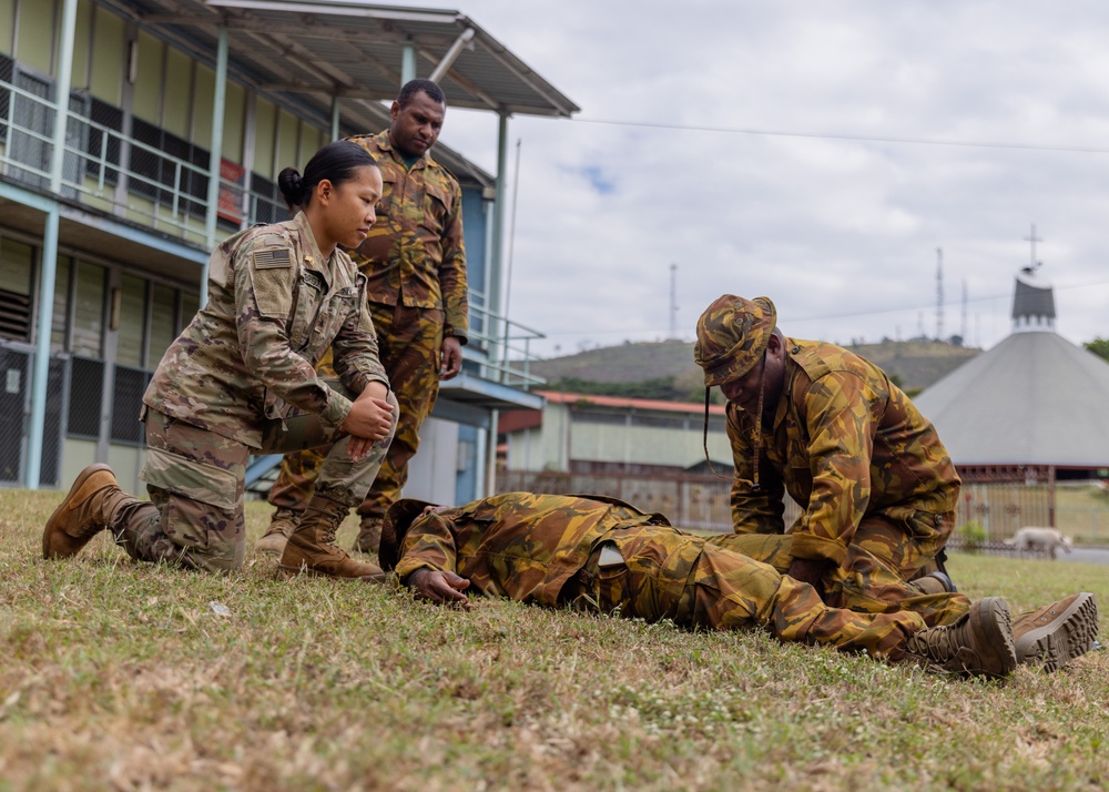 US Army medics train PNGDF on tactical combat casualty care