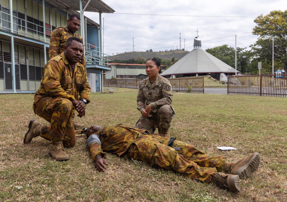 US Army medics train PNGDF on tactical combat casualty care