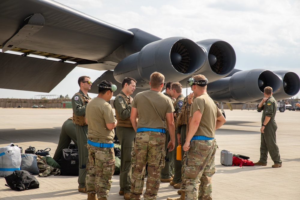 U.S. Air Force B-52H Stratofortress Arrive at MKAB